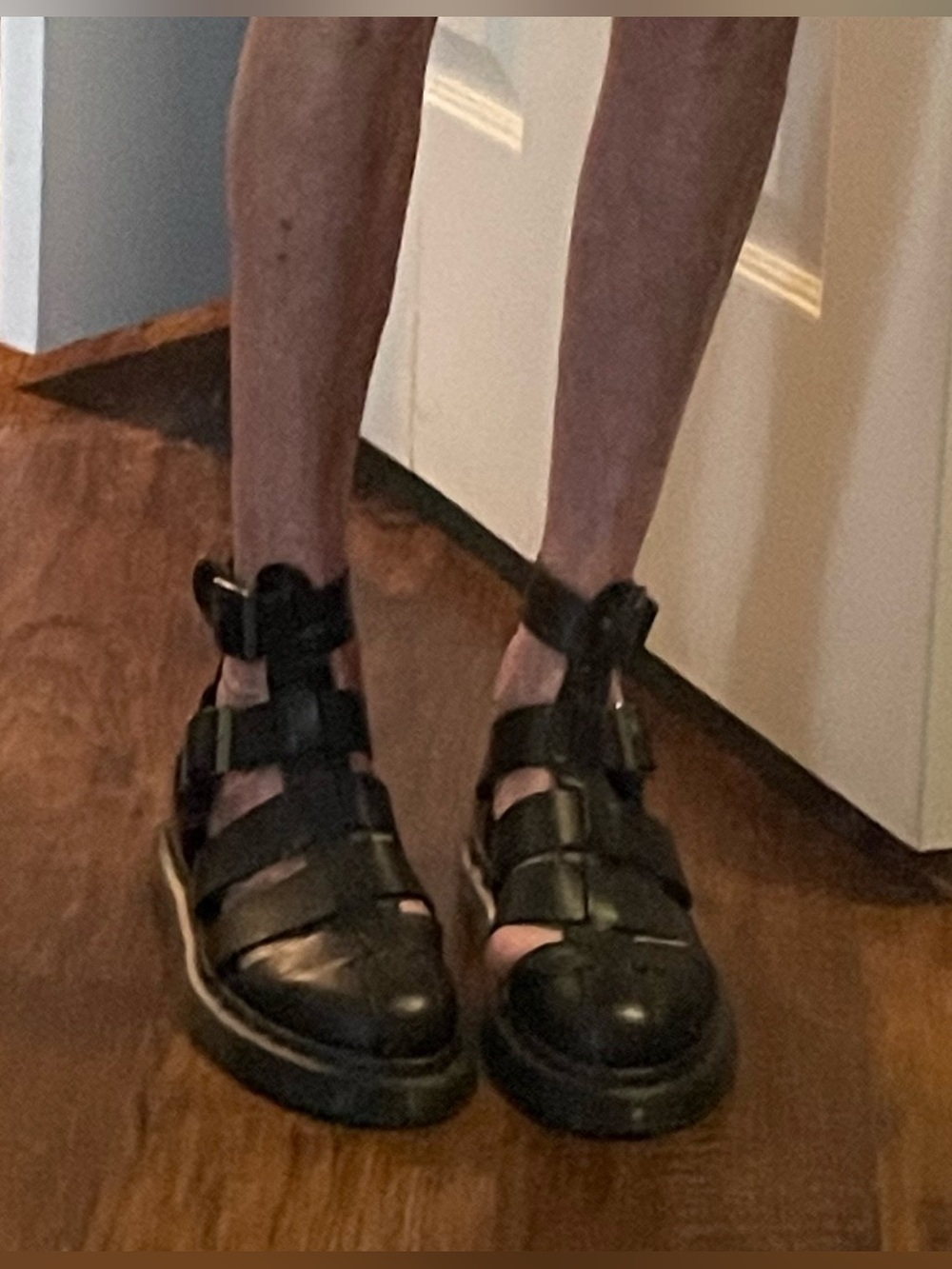 DR. MARTENS Geraldo Leather Gladiator
Sandals Closed Toe Buckle Strap Unisex